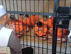 Kepolisian Resort Kotamobagu Berikan Pembinaan Rohani Kepada Para Tahanan