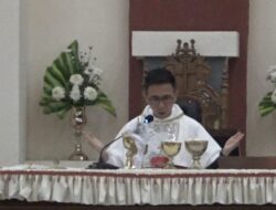 Ratusan Umat Katolik Di Kotamobagu Mengikuti Misa Kamis Putih