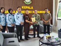 Empat Dokumen Pendapat Hukum (Legal Opinion) Diserahkan Kejari Kotamobagu Kepada Pemkab Bolmong