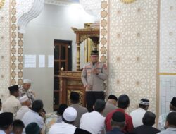 Merangkul Dengan Hati, Kapolres Kotamobagu Hadir di Tengah Jamaah Masjid At-Taqwa