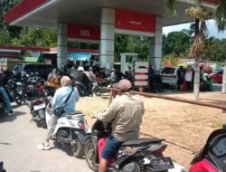 Sebut Keterlambatan Pasokan BBM Akibat Cuaca Ekstrem, Pengawas SPBU 7495705 Kosio Minta Maaf Atas Antrean Panjang
