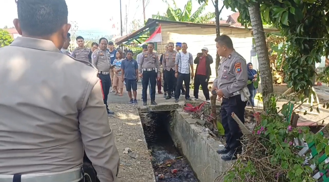 Korlantas Polri bersama Tim Traffic Accident Analysis (TAA), Ditlantas Polda Sulut serta Polres Kotamobagu melakukan olah TKP beberapa waktu lalu, untuk mengungkap secara ilmiah rangkaian kecelakaan tersebut.(foto: juandri)