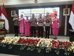 Penuh Keakraban Mewarnai Acara Kenal Pamit Kasat Reskrim, Kapolres Abdul Kholik : Terima Kasih Atas Dedikasi dan Pengabdian Selama Bertugas di Polres Kotamobagu